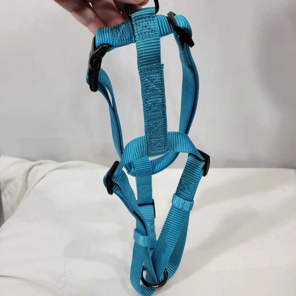 PetSmart NWOT Turquoise Dog Harness Size Medium